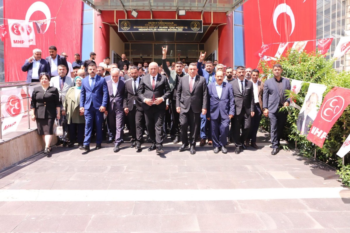  Milletvekili Özyavuz, Diyarbakır’daki İlçe Kongresine Katıldı