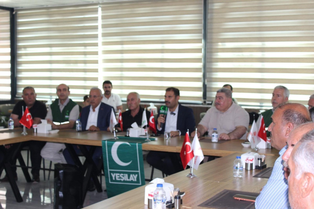 Yeşilay Şanlıurfa Şubesi Muhtarlarla Bir Araya Geldi