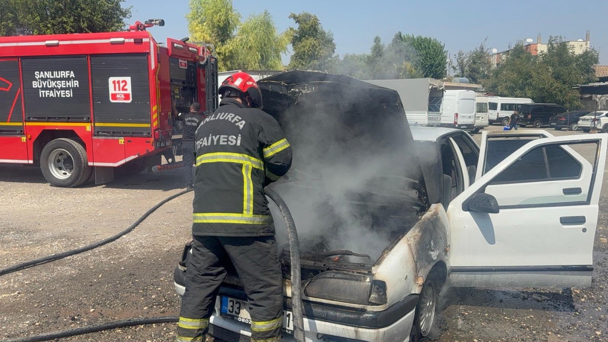 Eyyübiye’de Otoparkta Araç Yangını