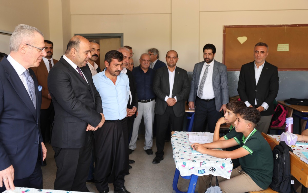 KARAKÖPRÜ'DE EĞİTİME DESTEK, ÖĞRENCİLERE HEDİYE
